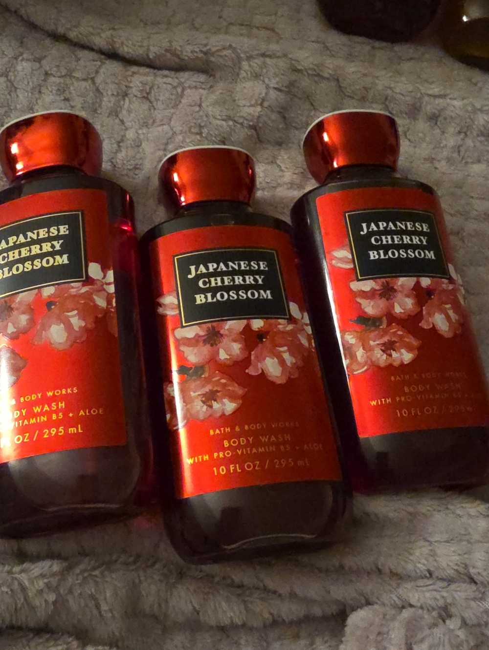Bath & Body Works Japanese Cherry Blossom Body Wash - Red
